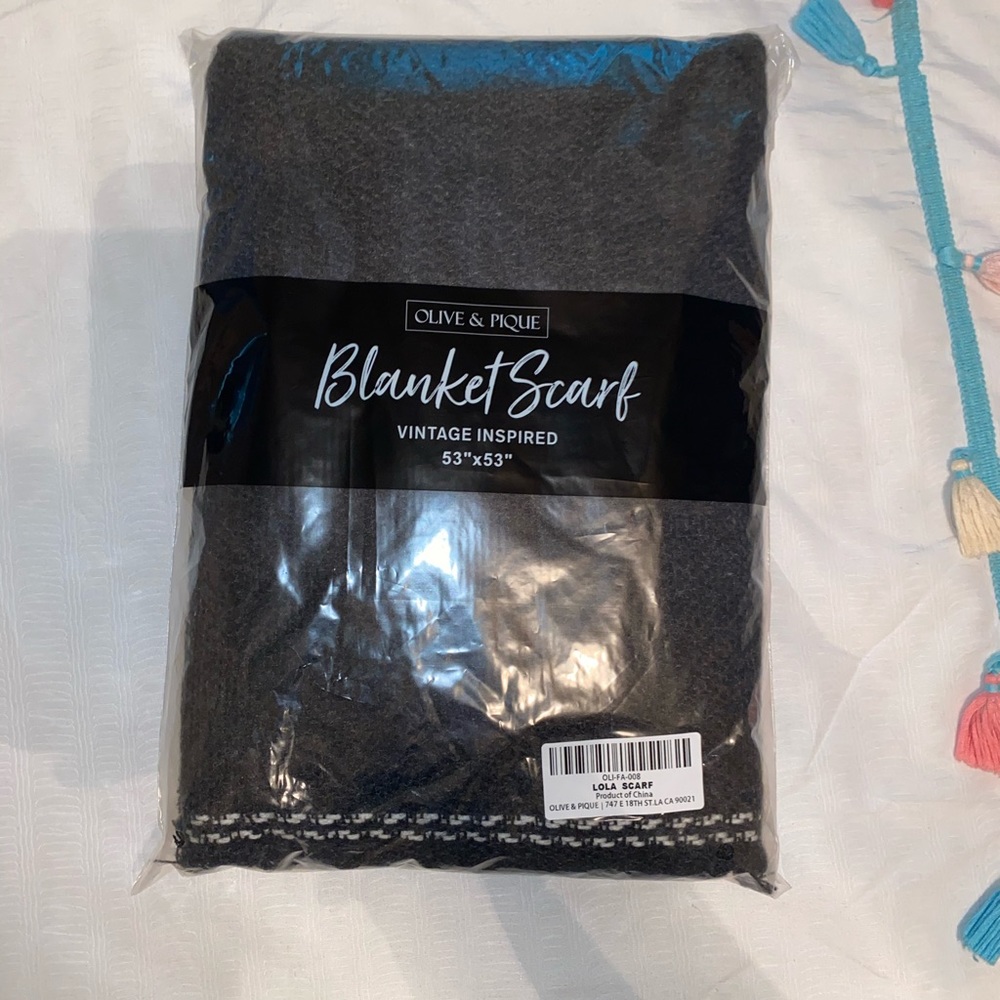 NWT Charcoal blanket scarf